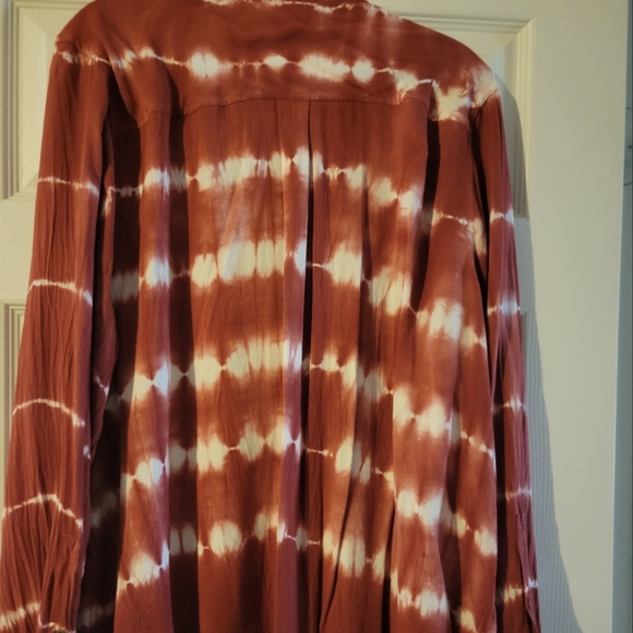 Shirt - Picture 1 of 2